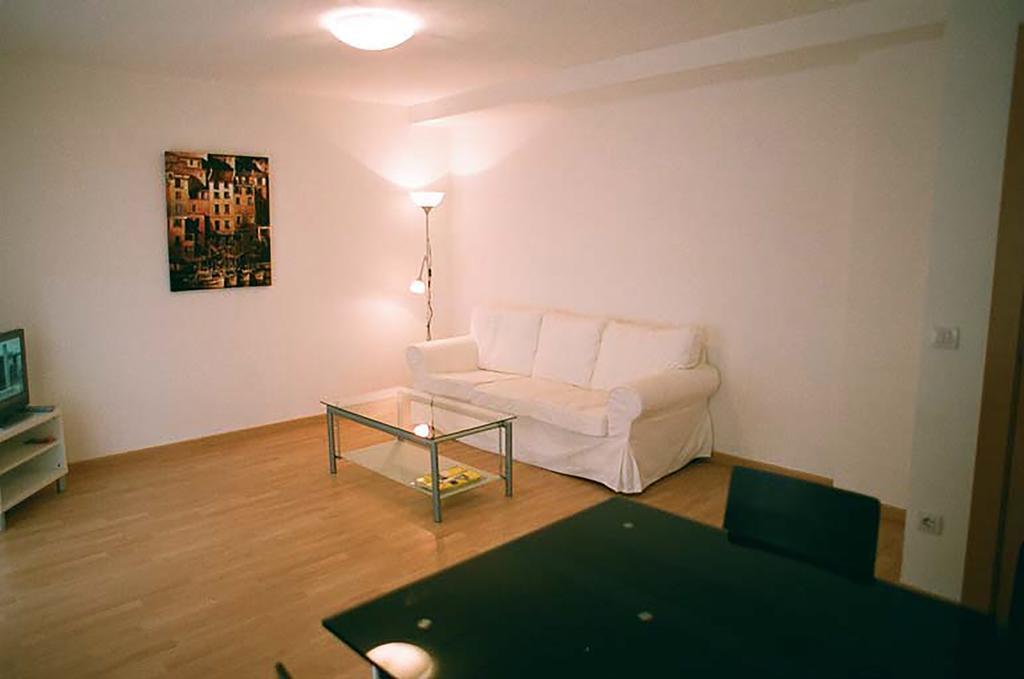 Apartamentos Auhabitat Zaragoza, Edificio De Apartamentos Turisticos חדר תמונה