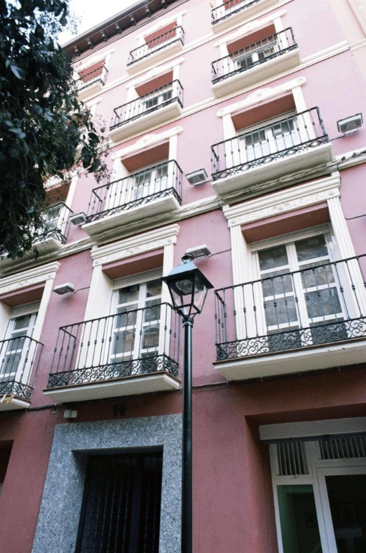 Apartamentos Auhabitat Zaragoza, Edificio De Apartamentos Turisticos מראה חיצוני תמונה