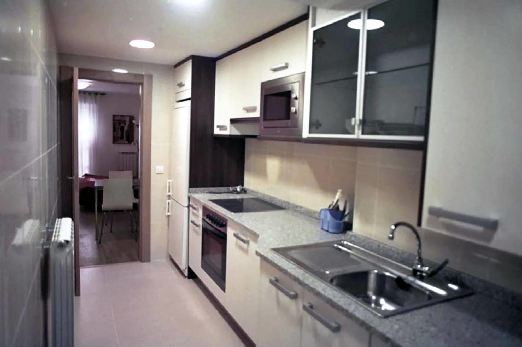 Apartamentos Auhabitat Zaragoza, Edificio De Apartamentos Turisticos מראה חיצוני תמונה