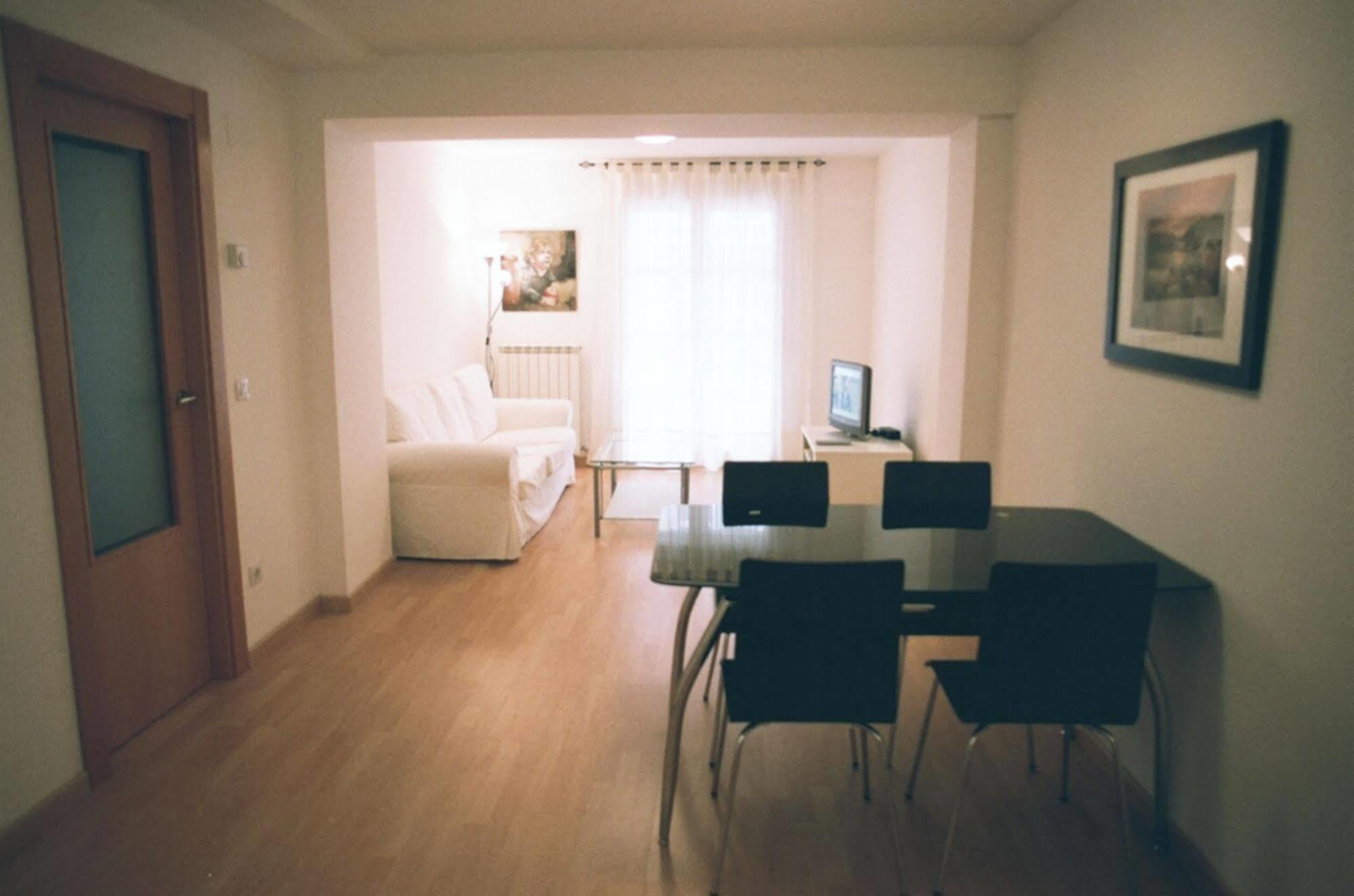 Apartamentos Auhabitat Zaragoza, Edificio De Apartamentos Turisticos מראה חיצוני תמונה