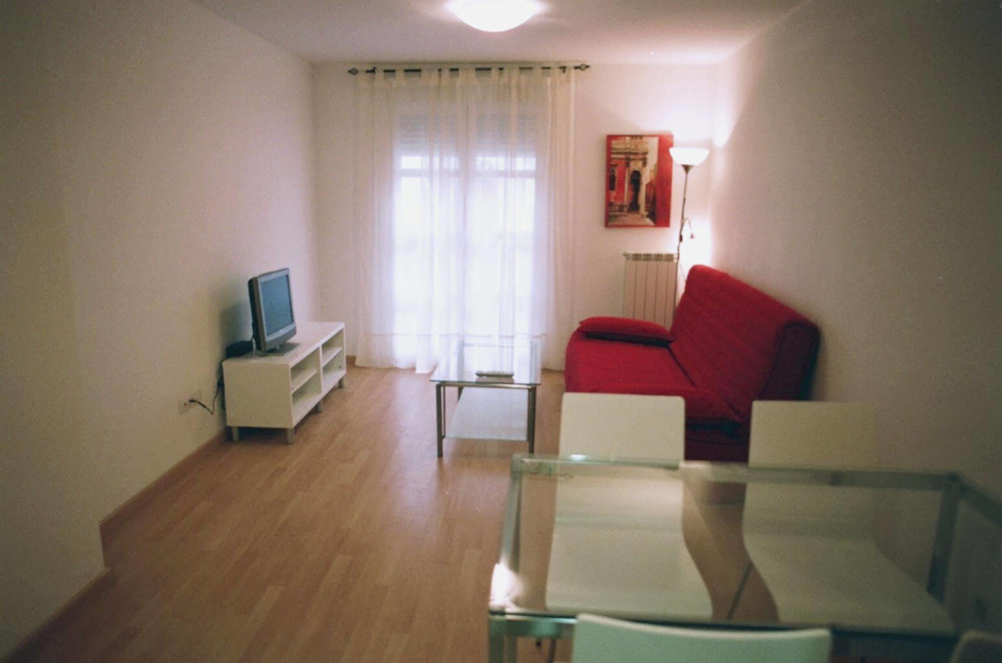Apartamentos Auhabitat Zaragoza, Edificio De Apartamentos Turisticos מראה חיצוני תמונה