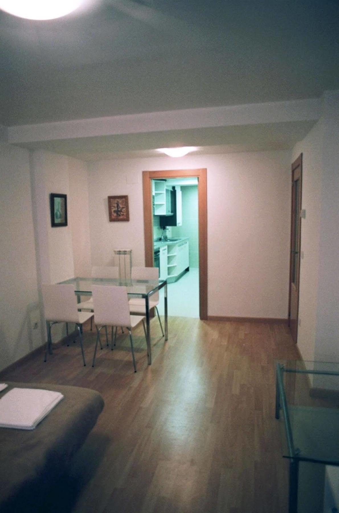 Apartamentos Auhabitat Zaragoza, Edificio De Apartamentos Turisticos מראה חיצוני תמונה