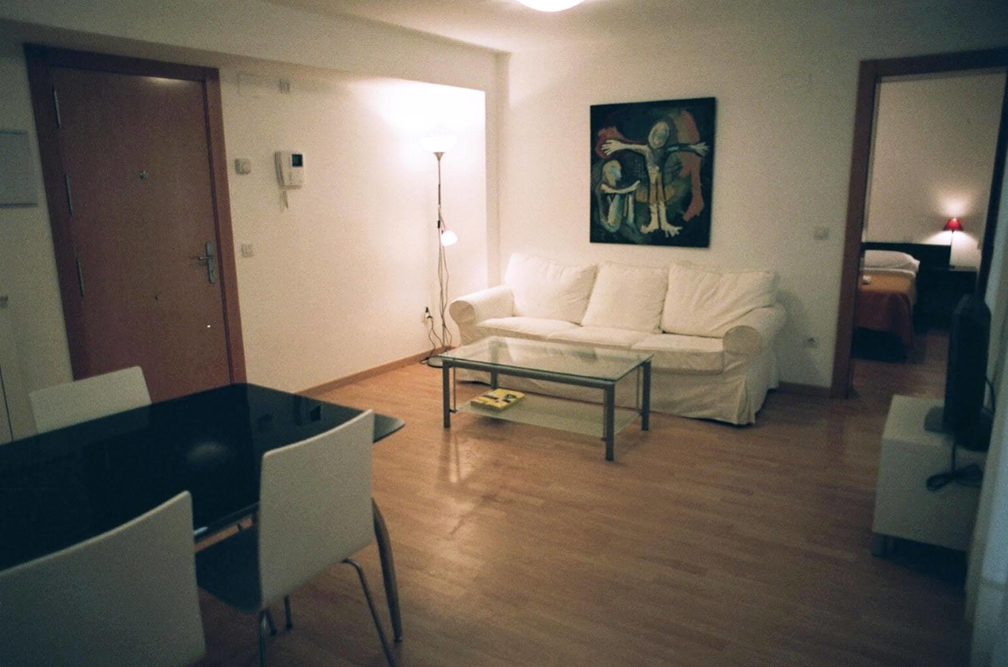 Apartamentos Auhabitat Zaragoza, Edificio De Apartamentos Turisticos חדר תמונה