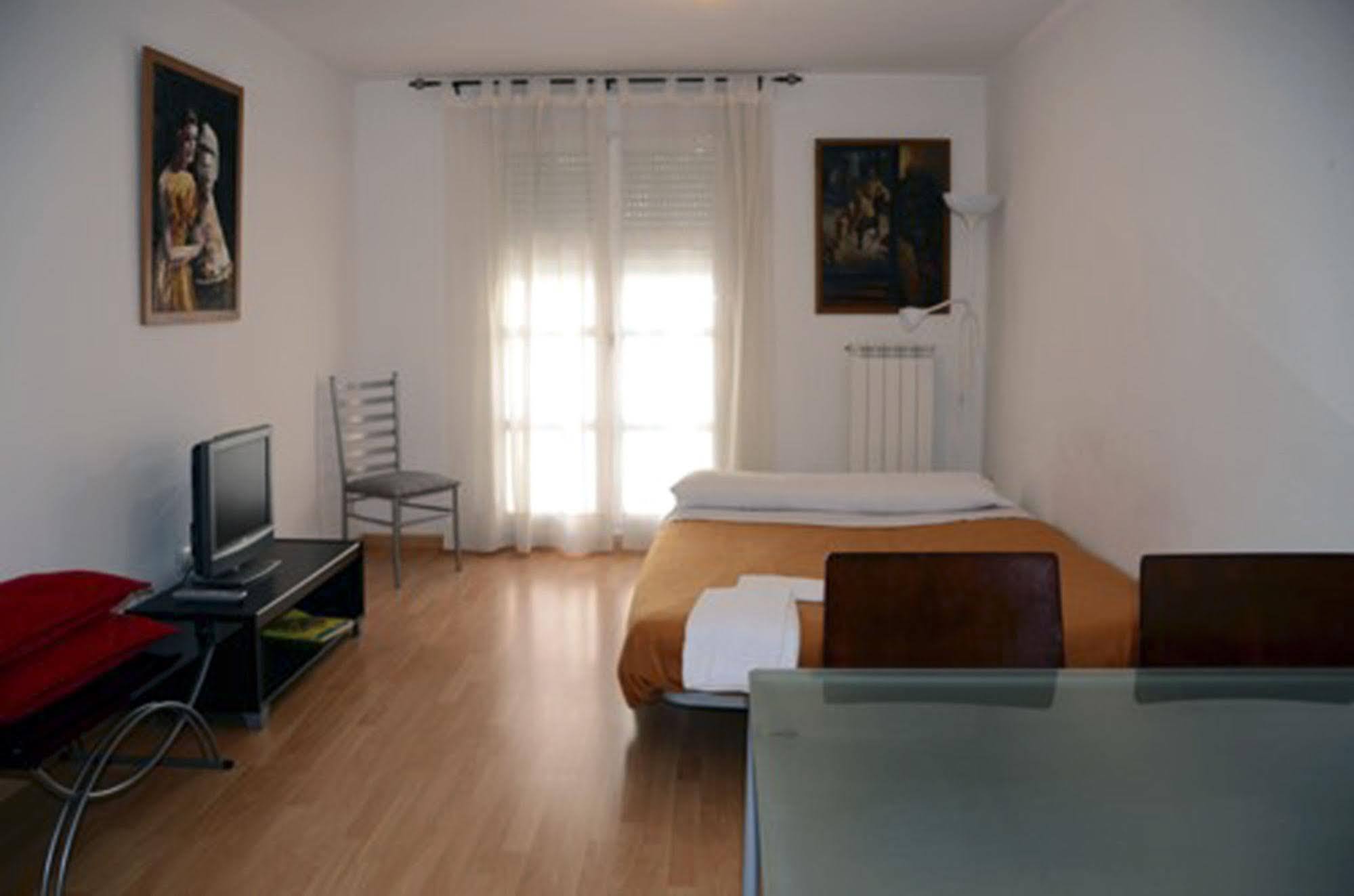 Apartamentos Auhabitat Zaragoza, Edificio De Apartamentos Turisticos מראה חיצוני תמונה