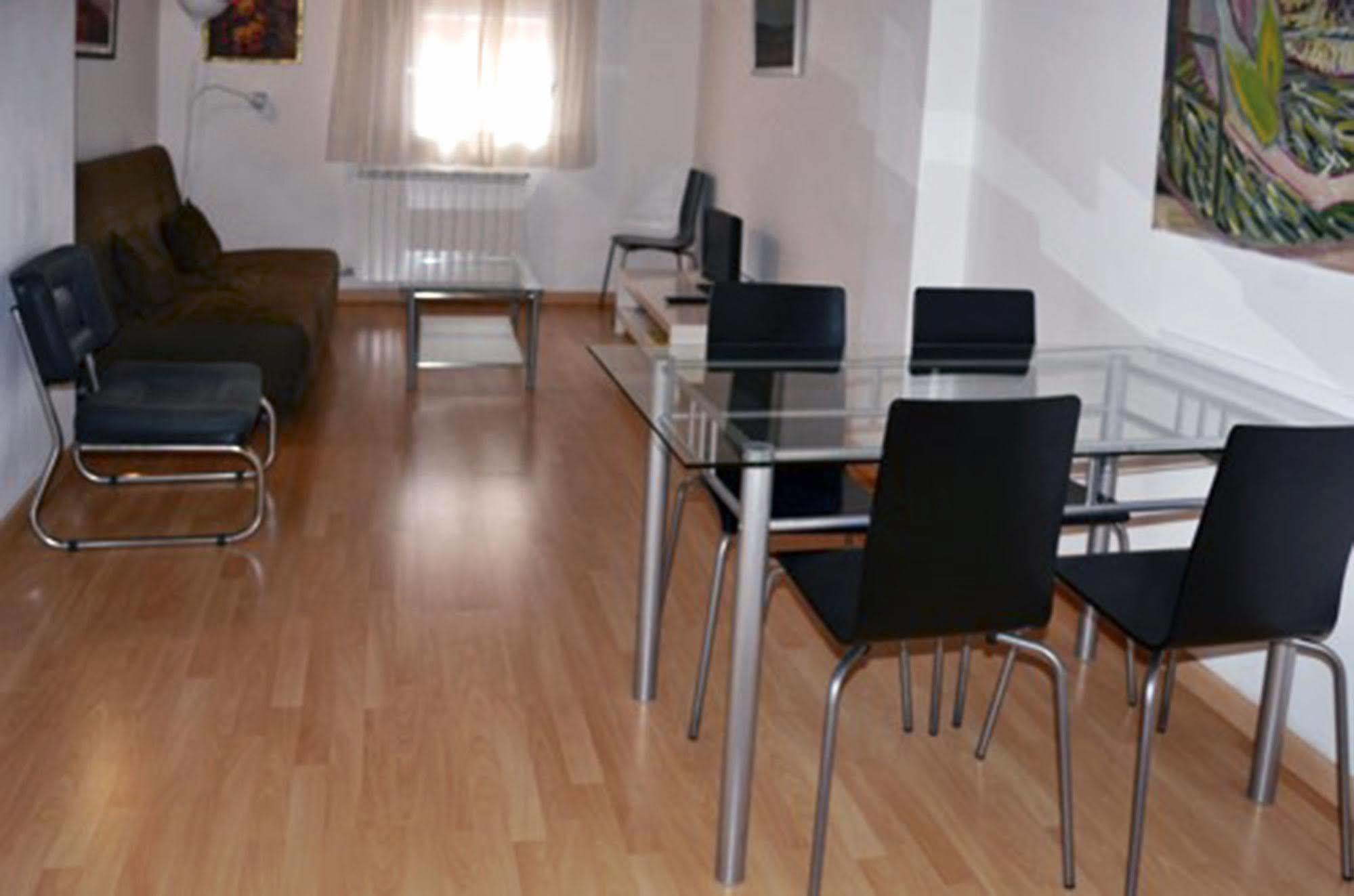 Apartamentos Auhabitat Zaragoza, Edificio De Apartamentos Turisticos מראה חיצוני תמונה